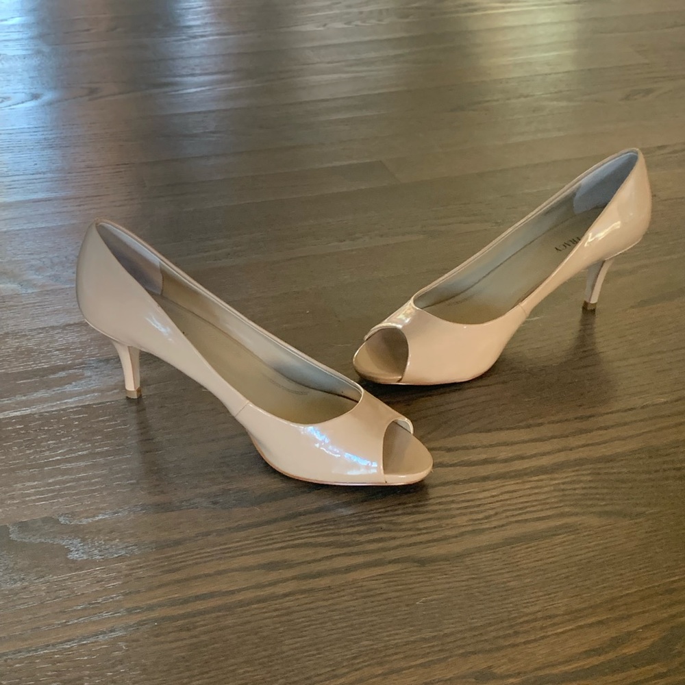 Ellen Tracy Peep Toe Pumps- Size 10